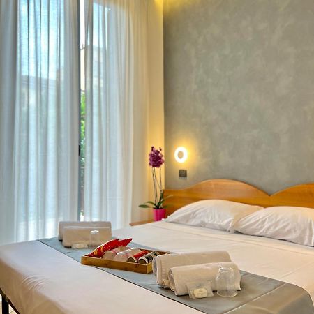 Hotel Sara Milan Bagian luar foto