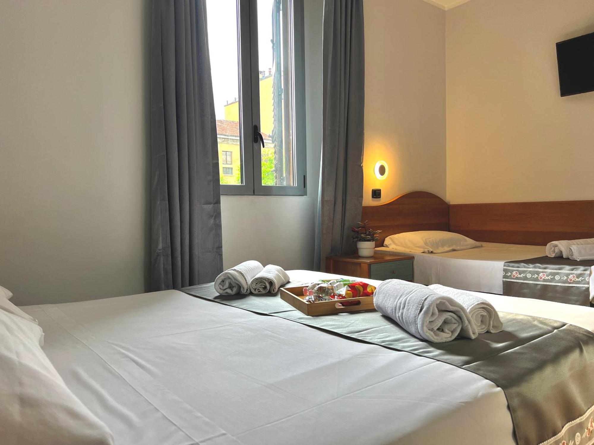 Hotel Sara Milan Bagian luar foto
